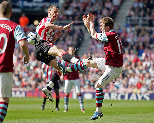 正站在金球 正站在金球